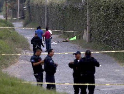 Meksika'da elleri kesilmiş halde 6 kişi ve bir ceset bulundu