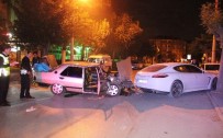 Otomobil Park Halindeki Lüks Araca Çarptı Açıklaması 2 Yaralı Haberi