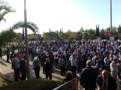 Petrol-İş Sendikasından Protesto Gösterisi