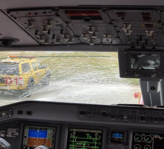 Fenerbahçe Uçağının Camı Çatladı Açıklaması Acil İniş Yapıldı