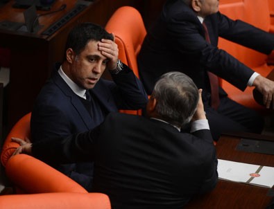 Hakan Şükür'ün istifa dilekçesini FETÖ'nün 'Basın imamı' yazmış