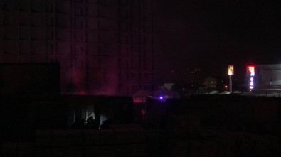 İşçilerin Kaldığı Konteynerlar Yandı
