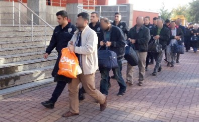 Kocaeli'de 7 Kamu Çalışanı FETÖ'den Tutuklandı