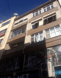 Kocaeli'de Çatı Onarımı Yapan İşçi 6. Kattan Aşağı Düştü