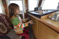 İNCİ KEFALİ - Yaşıtları Oyuncaklarla Oynarken O Tekne Kullanıyor