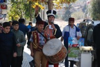 NOSTALJI - Tokat Caddelerinde Güreşlere Tellalı Davet