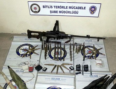 Bitlis'te PKK'nın dağ kadrosuna götürülen silah ve mühimmat ele geçirildi
