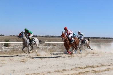 Konya'da Mahalli 24. Geleneksel Safkan Arap Ve İngiliz At Yarışları Gerçekleştirildi