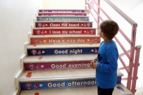 MURAT HÜDAVENDIGAR - Merdiven Çıkarak İngilizce Öğreniyorlar