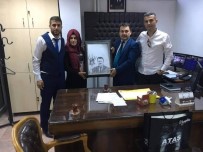 BATMAN MERKEZ - Sasonlu Öğrenci Batman Merkez PTT Müdürüne Kara Kalem Portre Çalışmasını Hediye Etti