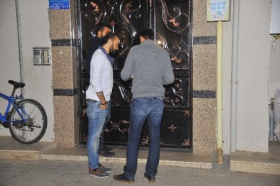 İzmir'de Sağlık Bakanlığı Çalışanlarına FETÖ Operasyonu