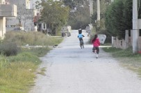 RÖNTGEN - Sakarya'da Girişlere Kapatılan Sokakta Karantina Kaldırıldı