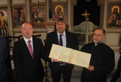 Bin 441 Bulgar'ın Yazdığı Kitap Sveti Georgi Kilisesi'ne Hediye Edildi