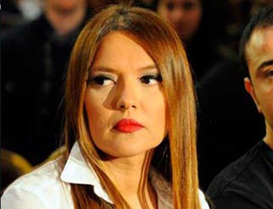 Demet Akalın isyan etti!