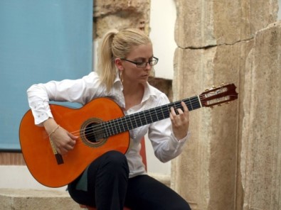 Dünyaca Ünlü Latin Gitaristler Bergama'ya Geliyor