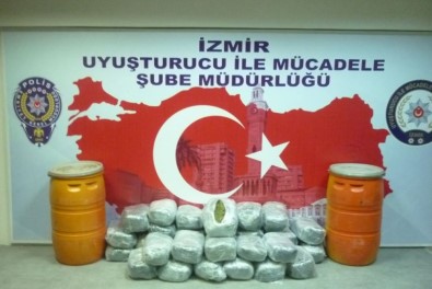 Tam 102 Kilogram Açıklaması İzmir'de Ele Geçirildi