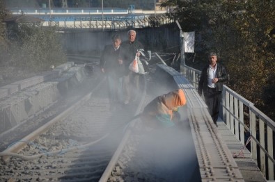 Demiryolu Köprüsündeki Kumlama Çalışmasında 'Toz' Tepkisi