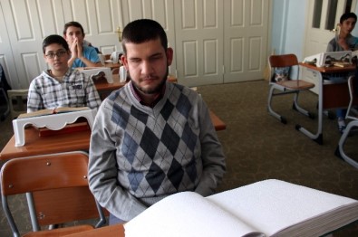 Görme Engelli Taha, Kur'an-I Kerim'i 8,5 Ayda Ezberledi