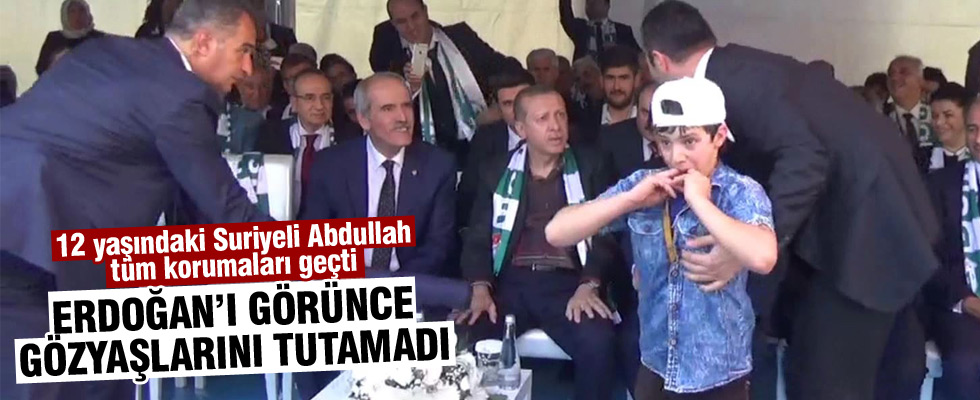Suriyeli çocuk Erdoğan'a sarıldı