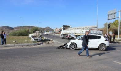 Tavşanlı'da Trafik Kazası Açıklaması 5 Yaralı