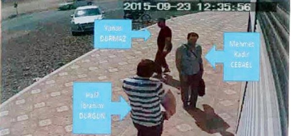 3 canlı bomba aynı karede!