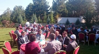 Beyşehir'de Muhtar Eşleri Tanışma Yemeğinde Buluştu