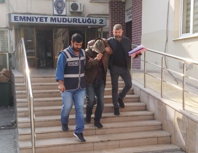 'Canlı Bomba' Sanıldı, Çantasından 750 Bin TL'lik Uyuşturucu Çıktı