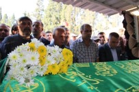 TUR YıLDıZ BIÇER - Minik Irmak, Son Yolculuğuna Çiçeklerle Uğurlandı