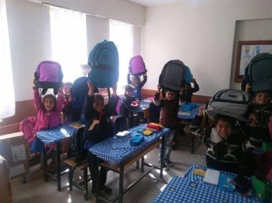 Ortahisar Belediyesi Van'ın Erçiş İlçesindeki Bir Okula Kırtasiye Yardımı Yaptı