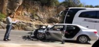 ALI KARAKOÇ - Otomobille Yolcu Otobüsü Çarpıştı Açıklaması 3 Ölü, 2 Yaralı