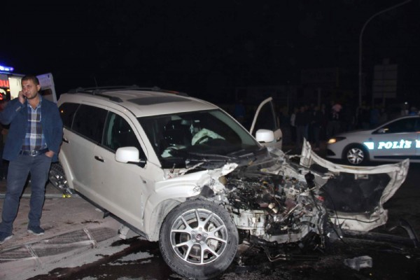 Kazayı gördüler selfie çekip gittiler