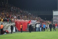 HALIL ÜNAL - 4 Polis, Alpay Özalan'dan Şikayetçi Oldu