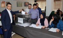 AK Partililer İlçe Başkanı Belirlemek İçin Temayüle Gitti