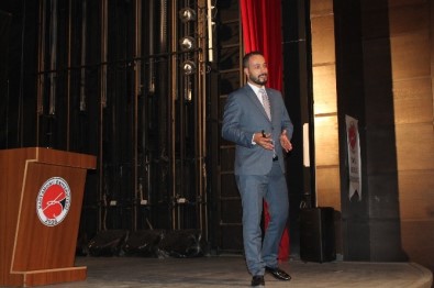 Asımın Nesli Gençlik Kulübü Tosya'da Öğrencilere Konferans Düzenledi