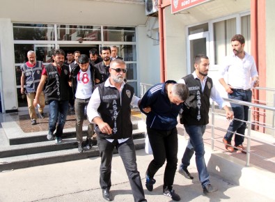 Mersin'de Polise Silahlı Saldırıya 6 Gözaltı