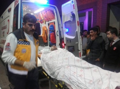 Otomobil, Pancar Yüklü Römorka Arkadan Çarptı Açıklaması 3 Ağır Yaralı