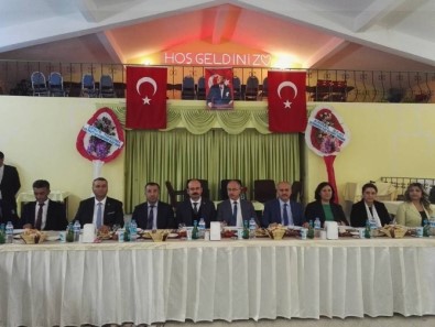 Altunhisar Kaymakamı Mehmet Erdem  Şehit Ve Gazi Ailelerine Yemek Verdi