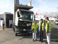 KAMYON ŞOFÖRÜ - Kamyon jete çarptı