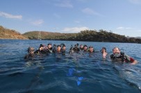 MAVI YOLCULUK - Bodrum'da Çatı Ve Amazon Koyu Temizlendi