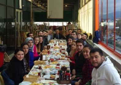 CHP'li Gençler Kahvaltıda Bir Araya Geldi