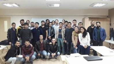Eskişehir'deki Azerbaycanlı Öğrencilere ''Liderlik Ve Özgüven'' Semineri