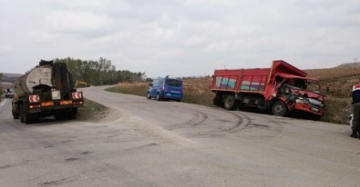 Kamyon İle Tanker Çarpıştı Açıklaması 1 Yaralı