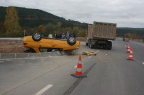 Kamyonla Ticari Taksi Çarpıştı Açıklaması 5 Yaralı