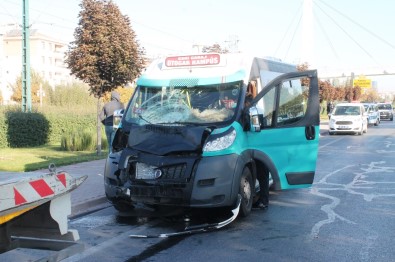 Liseli Gençler Minibüs Kurbanı