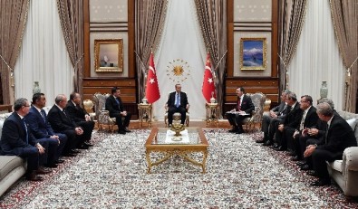 15 Temmuz Yardım Çeki Cumhurbaşkanı Erdoğan'a Sunuldu