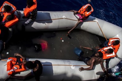 Akdeniz'de facia: 25 ceset bulundu
