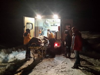 Kardan Dolayı Mahsur Kalan Hasta İşçiler Kurtarıldı