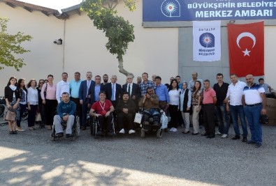 Almanya'da Yaşayan Türkler Antalyalı Engellileri Unutmadı