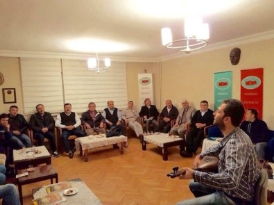 Anadolu Kültür Ve Dayanışma Derneği'nden 'Bayrak Türküleri'