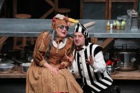 ŞEHİR TİYATROSU - AŞT, Adana'da Ayakta Alkışlandı